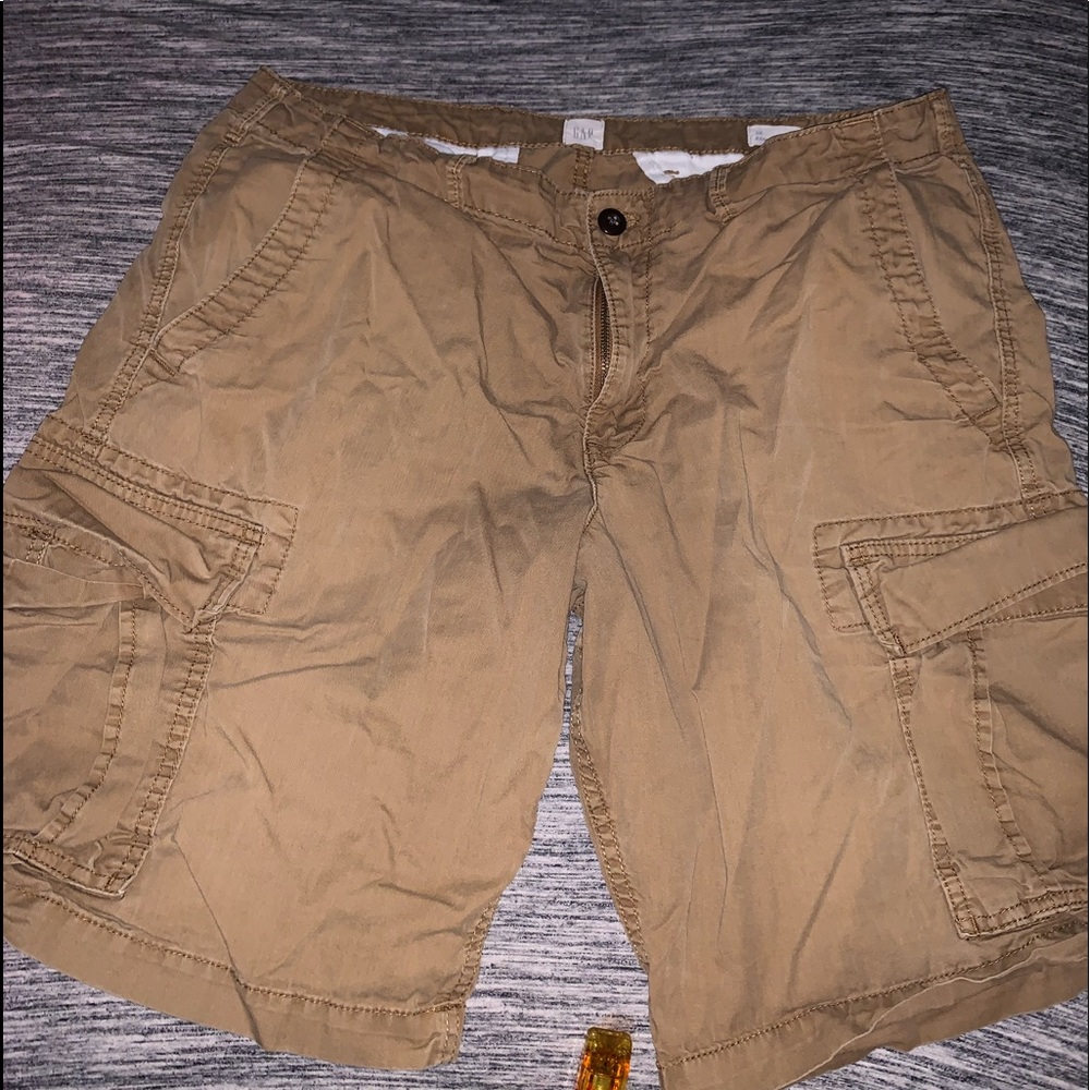 Gap cargo shorts